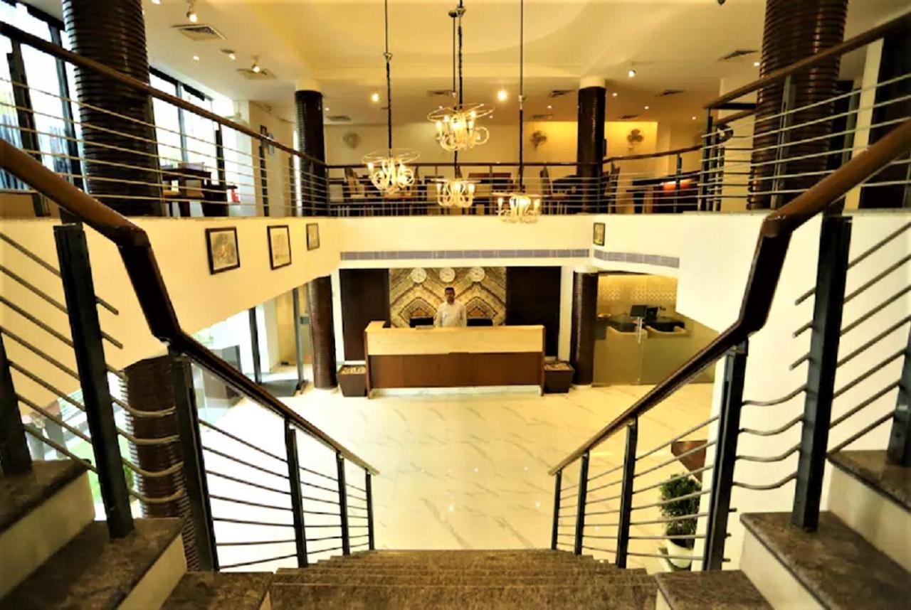 Hotel Arch International Nowe Delhi Zewnętrze zdjęcie