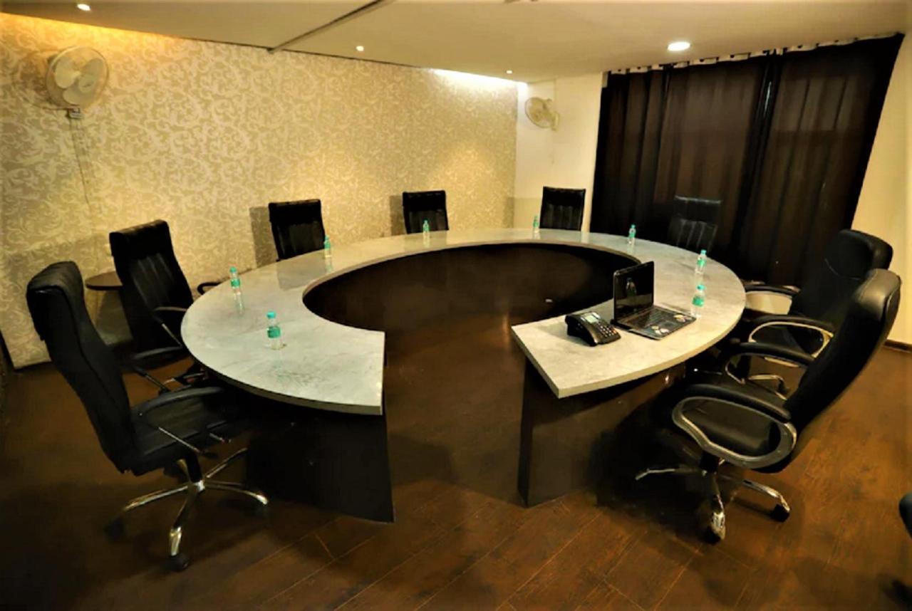 Hotel Arch International Nowe Delhi Zewnętrze zdjęcie