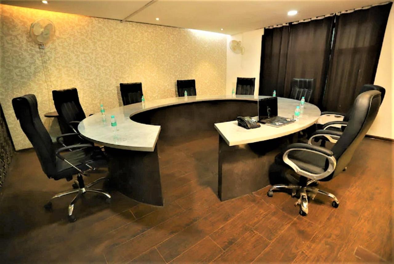Hotel Arch International Nowe Delhi Zewnętrze zdjęcie